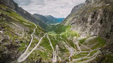 挪威，安达。 汽车在蛇形山路上行驶。 著名的挪威地标